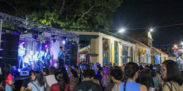 Miles de marabinos disfrutaron de la tradición y el reencuentro familiar en el evento “Vive la Retreta” 12 IMG 20251115 WA0273