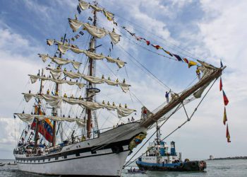 Buque Escuela “Simón Bolívar” regresa al Puerto de Maracaibo 3 IMG 20251116 WA0127