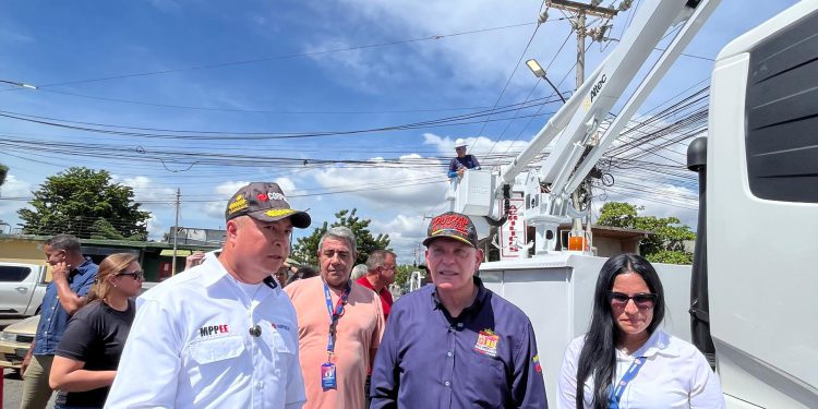 Más de 600 luminarias instaladas en avenidas y sectores de Maracaibo 1 IMG 20251121 WA0266