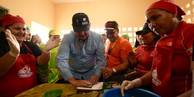 Plan de Ofensiva Alimentaria se despliega para la atención de los habitantes de La Cañada de Urdaneta 1 IMG 20251128 WA0319
