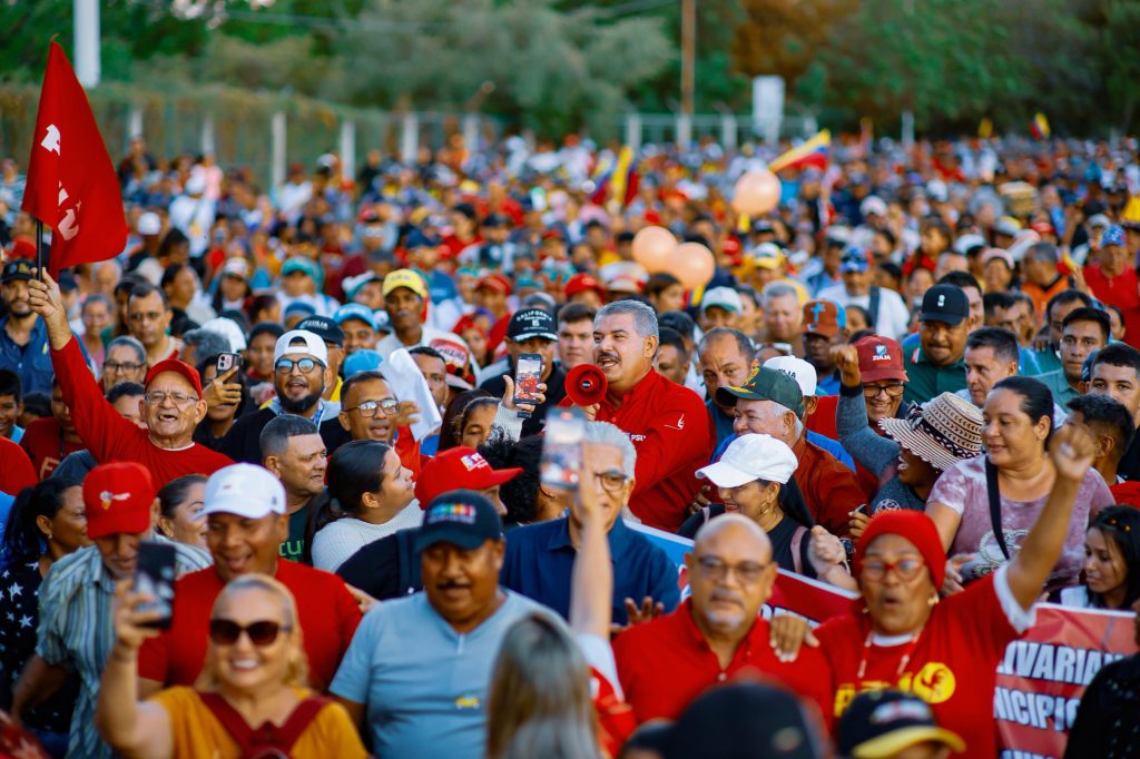 Juramentados 5.879 Comandos de Comunidades Bolivarianos Integrales en el Zulia<br> 3 1001203942