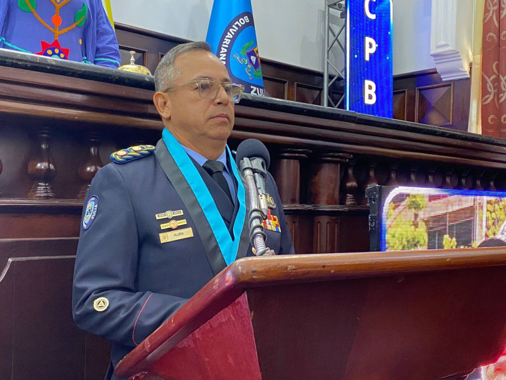 Entregan orden especial a funcionarios por cumplirse 193 aniversario de la Policía del estado Zulia 2 1001204177