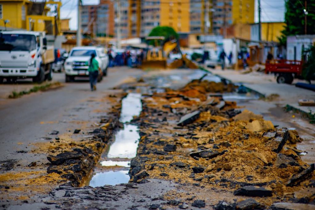 Plan Rector de Aguas Servidas sustituye colector de aguas en parroquia Caracciolo Parra Pérez 4 1001217892