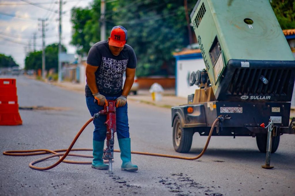 Plan Rector de Aguas Servidas sustituye colector de aguas en parroquia Caracciolo Parra Pérez 3 1001217893