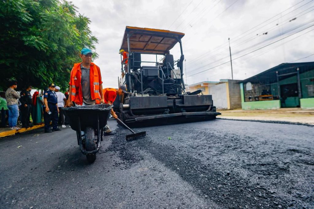 Gira de trabajo del gobernador Caldera en municipio Sucre incluyó salud, asfaltado y educación 3 1001222758