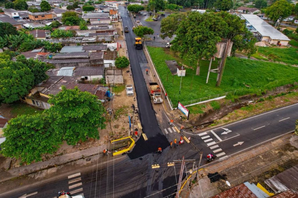 Gira de trabajo del gobernador Caldera en municipio Sucre incluyó salud, asfaltado y educación 4 1001222759