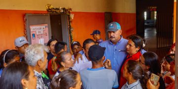 Salud, educación y servicios atendió el gobernador Caldera en gira de trabajo territorial en Baralt 11 IMG 20251203 WA0207