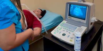 Femme: el programa de salud femenina que toca las puertas de Maracaibo 11 IMG 20251206 WA0113