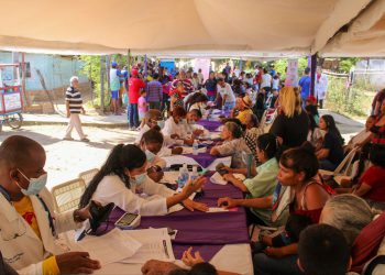 Realizan jornada médica integral y reactivan Casa de Alimentación en sector San Benito 5 IMG 20251209 WA0197