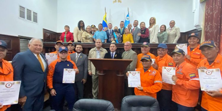 CLEZ rinde homenaje a Protección Civil por su 24° aniversario 1 IMG 20251210 WA0465