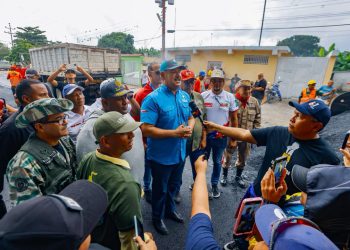 Gira de trabajo del gobernador Caldera en municipio Sucre incluyó salud, asfaltado y educación 3 IMG 20251211 WA0016