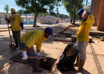 ¡Dos semanas de full limpieza! Alcaldía de Maracaibo ejecuta mantenimiento de drenajes en mercados municipales 2 IMG 20251215 WA0230