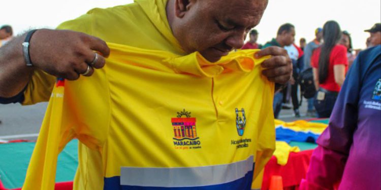 Mil 500 ambientalistas maracaiberos recibieron dotación de uniformes, equipamiento y bolsas de alimentos 1 IMG 20251222 WA0203