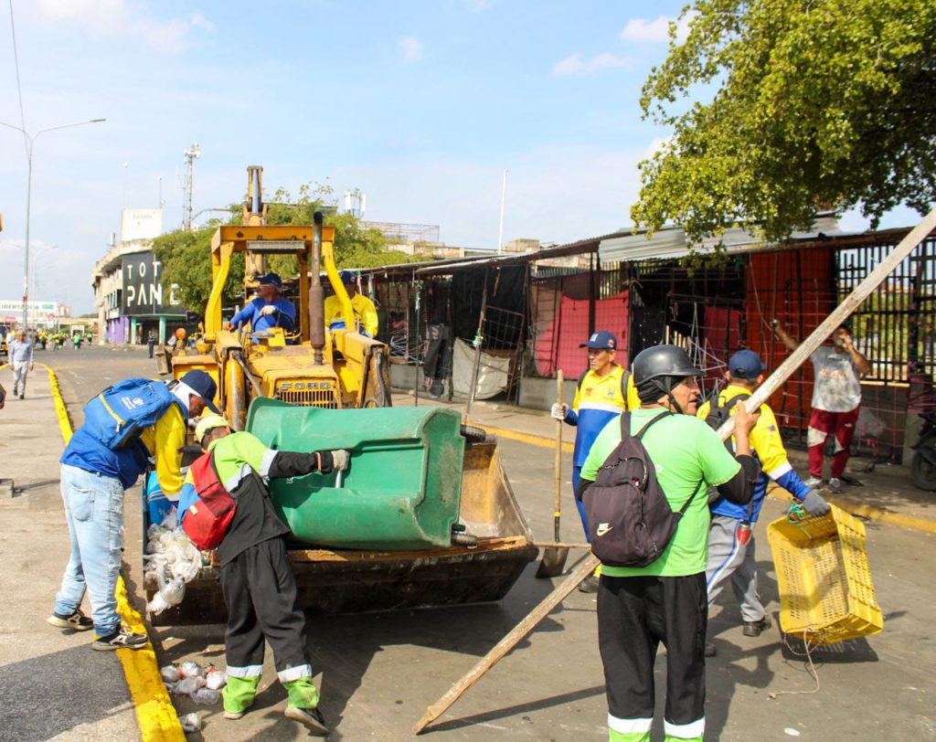 Alcalde de Maracaibo encabezó operativo para recolectar más de 3 mil toneladas de basura en casco central 4 1001296139
