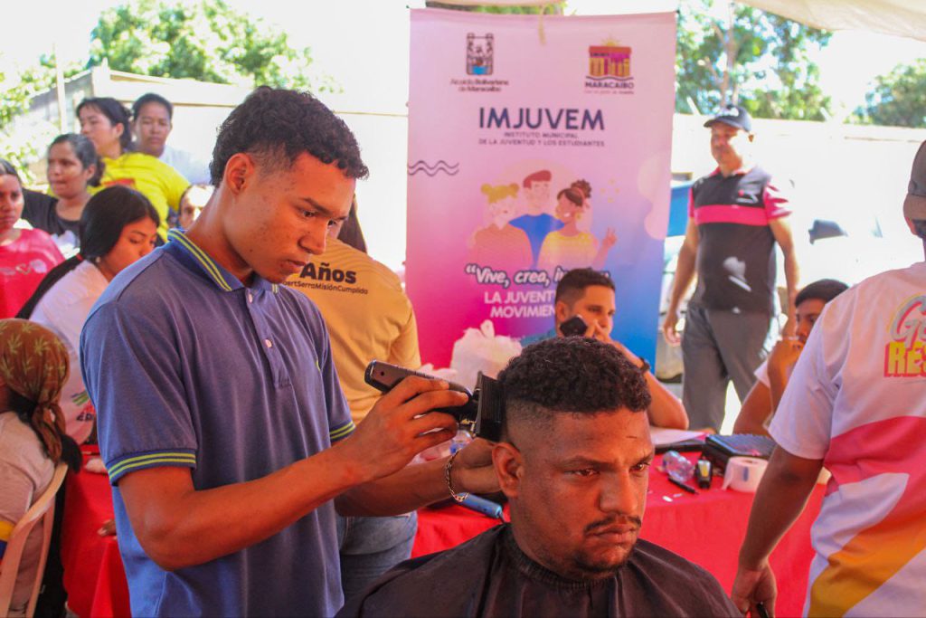 Alcaldía de Maracaibo llegó a El Gaitero con las jornadas integrales <br> 3 1001392550