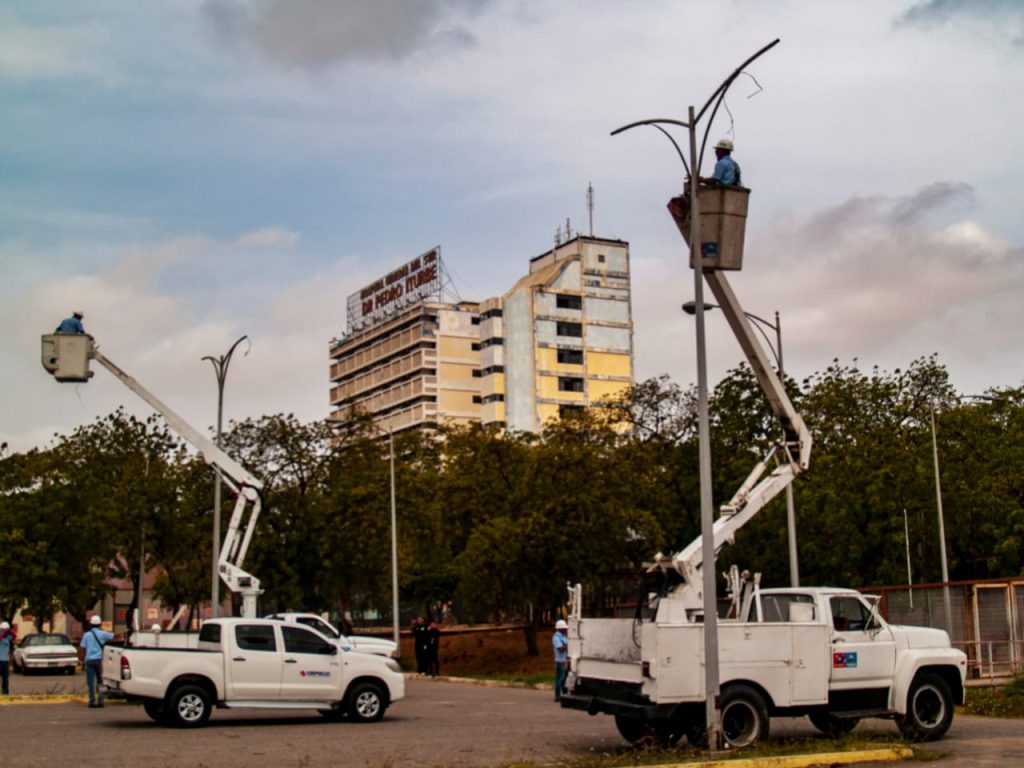 Plan de Iluminación del Zulia avanza en 21 centros de salud regional 2 1001431563