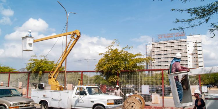 Plan de Iluminación del Zulia avanza en 21 centros de salud regional 1 IMG 20260214 WA0074