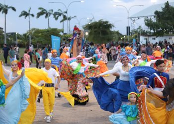 La alegría de los Carnavales de Paz 2026 se vivió en el Monumental "Ana María Campos"<br> 3 IMG 20260217 WA0254