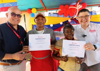 Inces Zulia entrega 460 certificados a la clase obrera en el municipio Lagunillas 2 IMG 20260301 WA0166