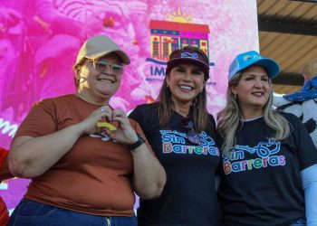 Primera dama de Maracaibo entregó anteproyecto de ordenanza para la creación del Instituto Municipal para Personas con Discapacidad 2 Primera dama de Maracaibo entregó anteproyecto de ordenanza para la creación del Instituto Municipal para Personas con Discapacidad