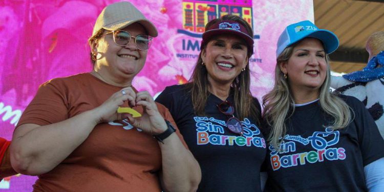 Primera dama de Maracaibo entregó anteproyecto de ordenanza para la creación del Instituto Municipal para Personas con Discapacidad 1 Primera dama de Maracaibo entregó anteproyecto de ordenanza para la creación del Instituto Municipal para Personas con Discapacidad