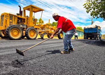 Inicia asfaltado en comuna añú de Santa Rosa de Agua