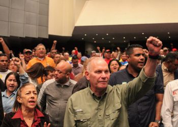 Alcalde Di Martino: «Unidos en paz y oración por nuestro presidente Maduro y Cilia Flores»