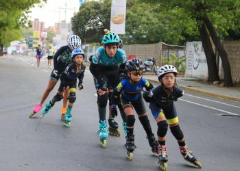 Masiva participación de jóvenes en la Ciclovía de Maracaibo