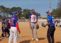 180 niños disfrutaron con el lanzador zuliano Silvino Bracho en una clínica de béisbol