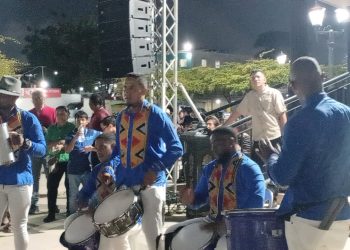 "Vive la Retreta" desbordó de gaita y tradición el Boulevard de Santa Lucía 2 «Vive la Retreta» desbordó de gaita y tradición el Boulevard de Santa Lucía