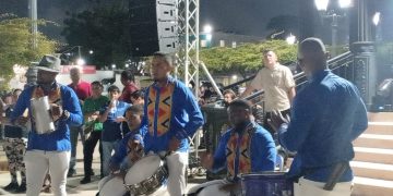 "Vive la Retreta" desbordó de gaita y tradición el Boulevard de Santa Lucía 11 «Vive la Retreta» desbordó de gaita y tradición el Boulevard de Santa Lucía