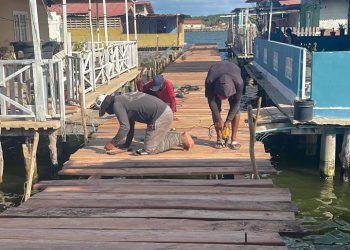 Rehabilitación de caminerías en Palafitos de Santa Rosa de Agua alcanza 40% de avance