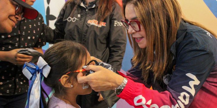 Programa Municipal de Salud Visual «Santa Lucía» enciende la luz en la mirada de más de 70 niños