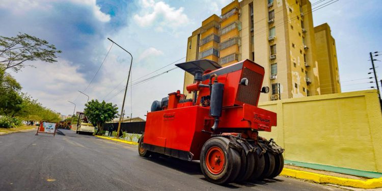 Ejecutan Plan de Recuperación Vial colocando 5.200 toneladas de asfalto en Ciudadela Faría