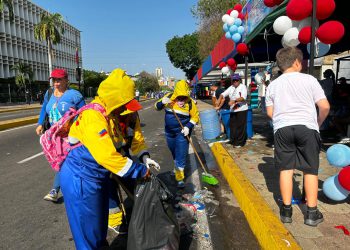 Más de 500 salserines limpiaron ruta de la procesión y el santuario de Jesús de la Divina Misericordia