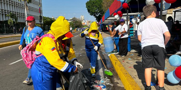 Más de 500 salserines limpiaron ruta de la procesión y el santuario de Jesús de la Divina Misericordia