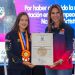 Nadadora y medallista Anastasia Roque recibe la Orden Municipal Honor a la Juventud