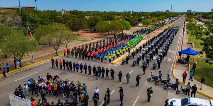 Gobernador Caldera entrega 110 motos para fortalecer los Cuadrantes de Paz y la seguridad de LUZ