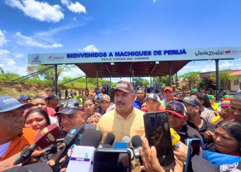Gobernador Luis Caldera entrega 50 kilómetros rehabilitados de la vía Machiques-Colón