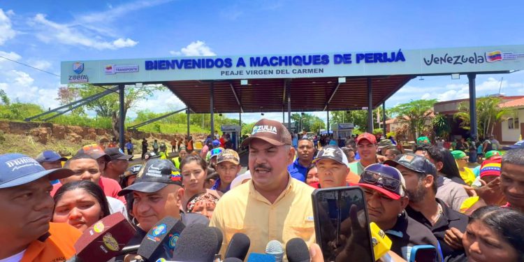 Gobernador Luis Caldera entrega 50 kilómetros rehabilitados de la vía Machiques-Colón
