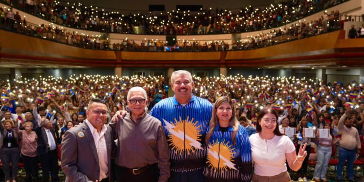 Zulia apuesta por sus jóvenes: 7.000 becas que abren puertas al futuro