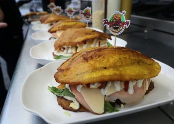 ¡Creatividad culinaria! Inició la ruta gastronómica en busca del mejor patacón de Maracaibo