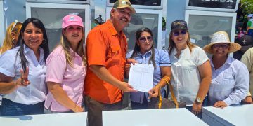 Gobierno Bolivariano fortalece la educación en el Zulia con dotación para 149 cocinas y más de 10 mil uniformes