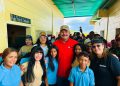Gobernador Caldera entrega uniformes y financiamientos a escuelas del municipio Santa Rita