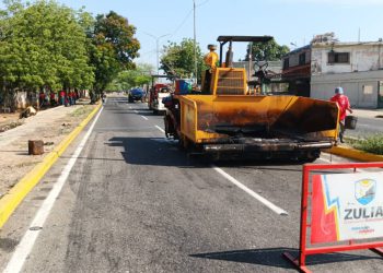 Aplican 7 mil toneladas de asfalto en seis parroquias del oeste de Maracaibo
