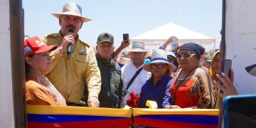 Soberanía y educación: Gobernador Caldera Inaugura Escuela Básica Juan Fernández en el hito 1 de la Guajira