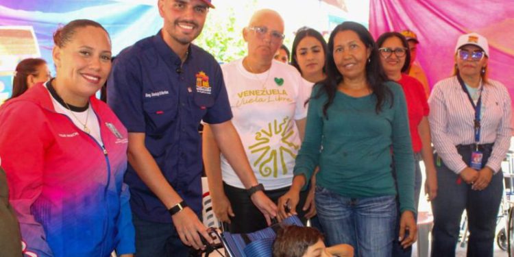 En Altos del Sol Amada hicieron “el mercado” en jornada de la Alcaldía de Maracaibo