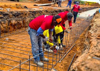 Gobernador Caldera continúa rehabilitación de la carretera vía La Concepción en la parroquia San Isidro