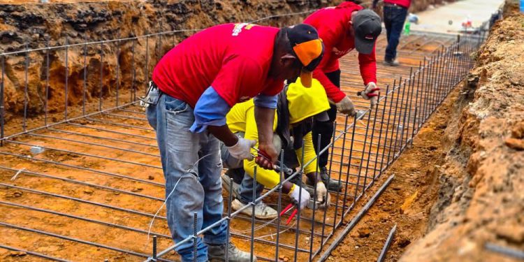 Gobernador Caldera continúa rehabilitación de la carretera vía La Concepción en la parroquia San Isidro