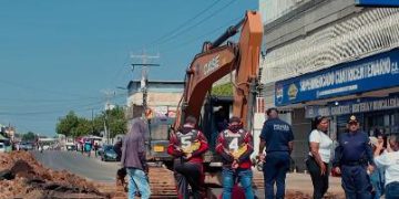¡Respuesta de los cuatro niveles de gobierno! Reparación exitosa de mega fuga de agua en Cuatricentenario